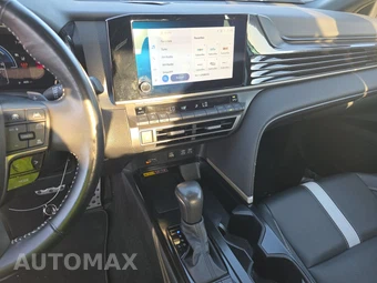 2025 Toyota Camry SE - miniatura 11