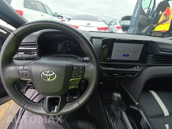 2025 Toyota Camry SE - miniatura 11