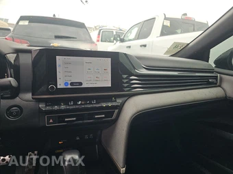 2025 Toyota Camry SE - miniatura 11