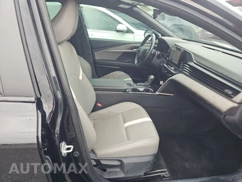 2025 Toyota Camry SE - miniatura 8