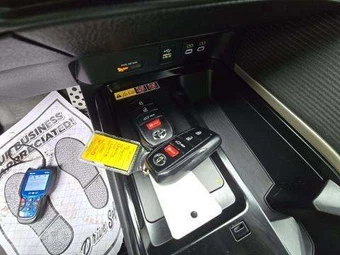 2025 Toyota Camry SE - miniatura 8