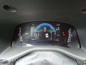 2025 Toyota Camry SE - miniatura 9