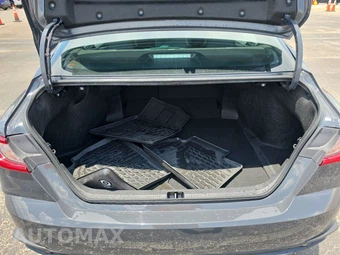 2025 Toyota Camry SE – miniatura 16