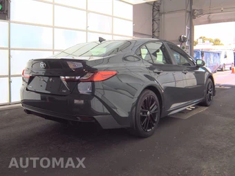 2025 Toyota Camry SE – miniatura 4