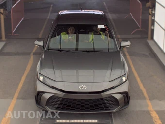 2025 Toyota Camry SE - miniatura 2