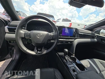 2025 Toyota Camry SE - miniatura 11