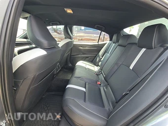 2025 Toyota Camry SE - miniatura 13
