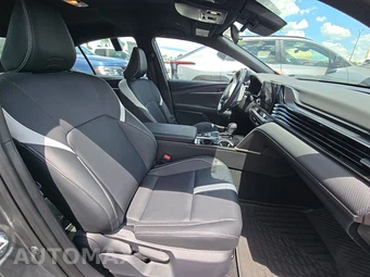 2025 Toyota Camry SE - miniatura 8