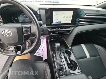 2025 Toyota Camry SE – miniatura 11