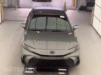 2025 Toyota Camry SE – miniatura 2
