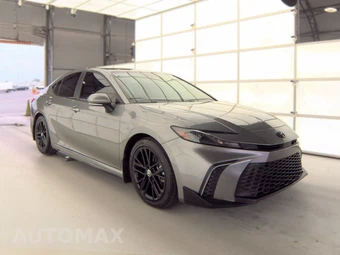 2025 Toyota Camry SE – miniatura 3