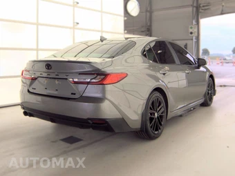 2025 Toyota Camry SE – miniatura 4