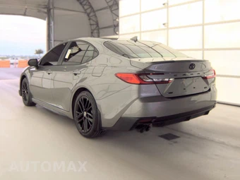 2025 Toyota Camry SE – miniatura 6