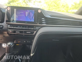 2025 Toyota Camry SE - miniatura 11