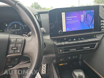 2025 Toyota Camry SE - miniatura 11