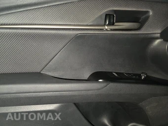 2025 Toyota Camry SE - miniatura 15