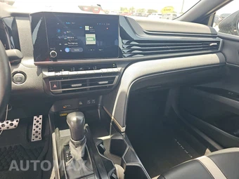 2025 Toyota Camry SE - miniatura 11