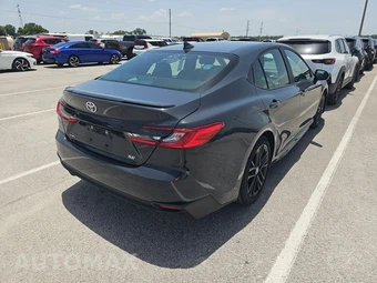 2025 Toyota Camry SE - miniatura 4
