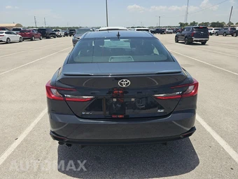 2025 Toyota Camry SE - miniatura 5