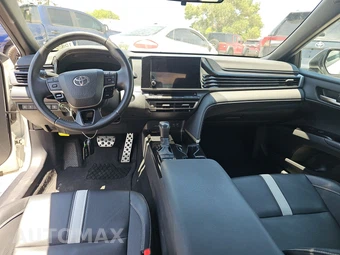 2025 Toyota Camry SE - miniatura 11