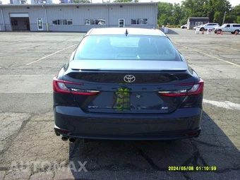 2025 Toyota Camry SE - miniatura 17