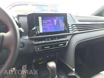 2025 Toyota Camry SE - miniatura 10