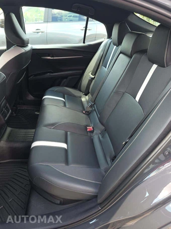 2025 Toyota Camry SE - miniatura 13