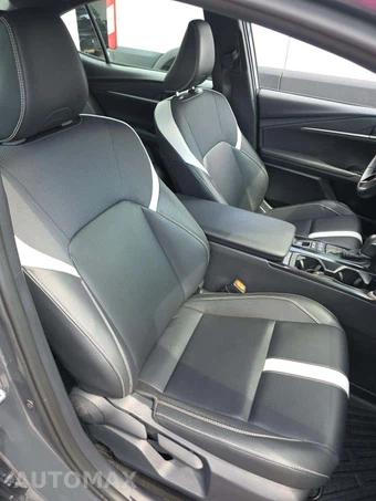 2025 Toyota Camry SE - miniatura 18