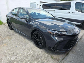 2025 Toyota Camry SE - miniatura 4