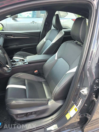 2025 Toyota Camry SE - miniatura 6