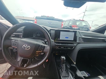 2025 Toyota Camry SE - miniatura 11