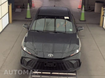 2025 Toyota Camry SE - miniatura 2