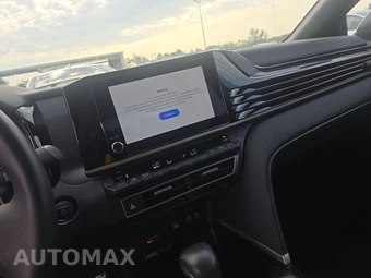 2025 Toyota Camry SE - miniatura 11