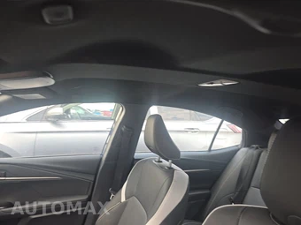 2025 Toyota Camry SE - miniatura 18