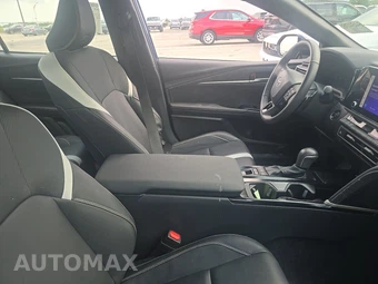 2025 Toyota Camry SE - miniatura 8