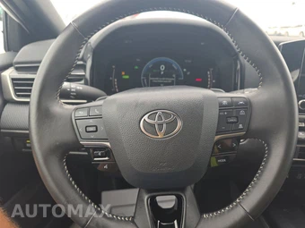 2025 Toyota Camry SE - miniatura 10
