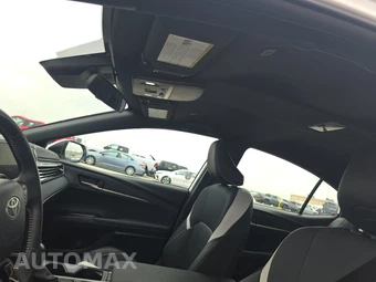 2025 Toyota Camry SE - miniatura 18