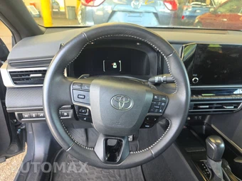 2025 Toyota Camry SE - miniatura 10