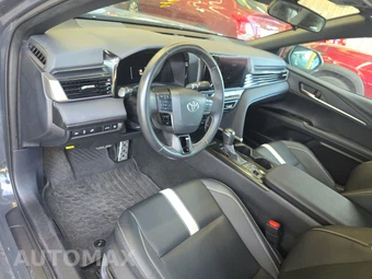 2025 Toyota Camry SE - miniatura 11