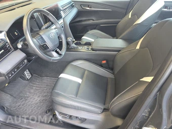 2025 Toyota Camry SE - miniatura 7