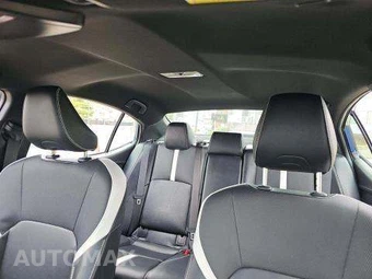 2025 Toyota Camry SE - miniatura 11