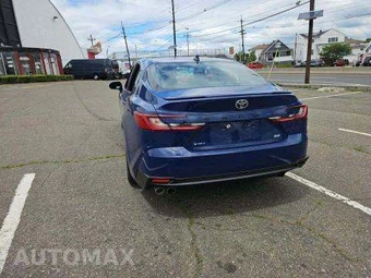 2025 Toyota Camry SE - miniatura 2