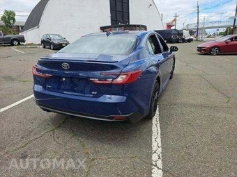 2025 Toyota Camry SE - miniatura 3