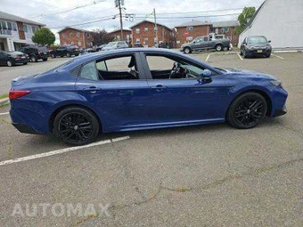 2025 Toyota Camry SE - miniatura 4