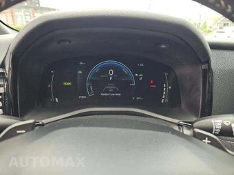 2025 Toyota Camry SE - miniatura 9