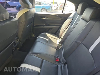 2025 Toyota Camry SE - miniatura 13