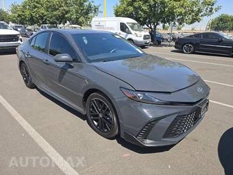 2025 Toyota Camry SE - miniatura 3