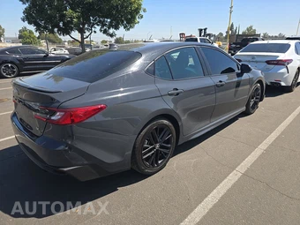 2025 Toyota Camry SE - miniatura 4
