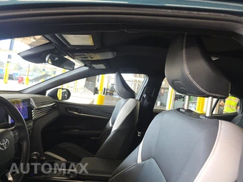 2025 Toyota Camry SE - miniatura 17