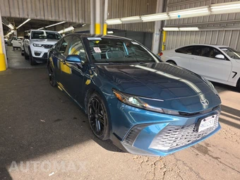 2025 Toyota Camry SE - miniatura 3